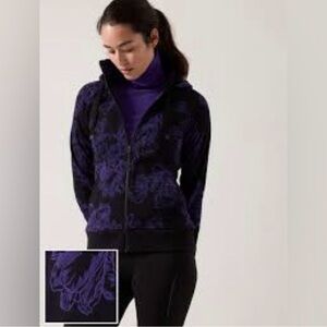 Athleta Triumph Hoodie Small Tall in astral bloom black